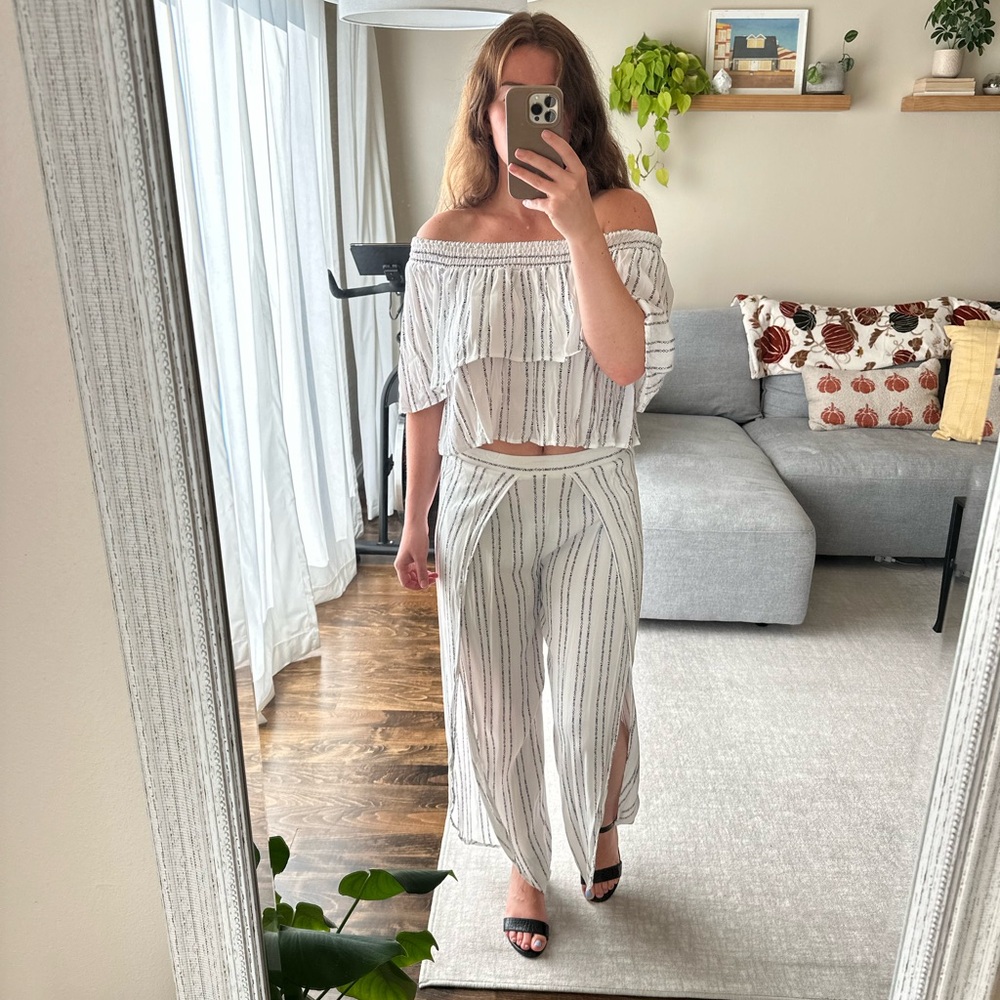 White and blue off shoulder two piece set